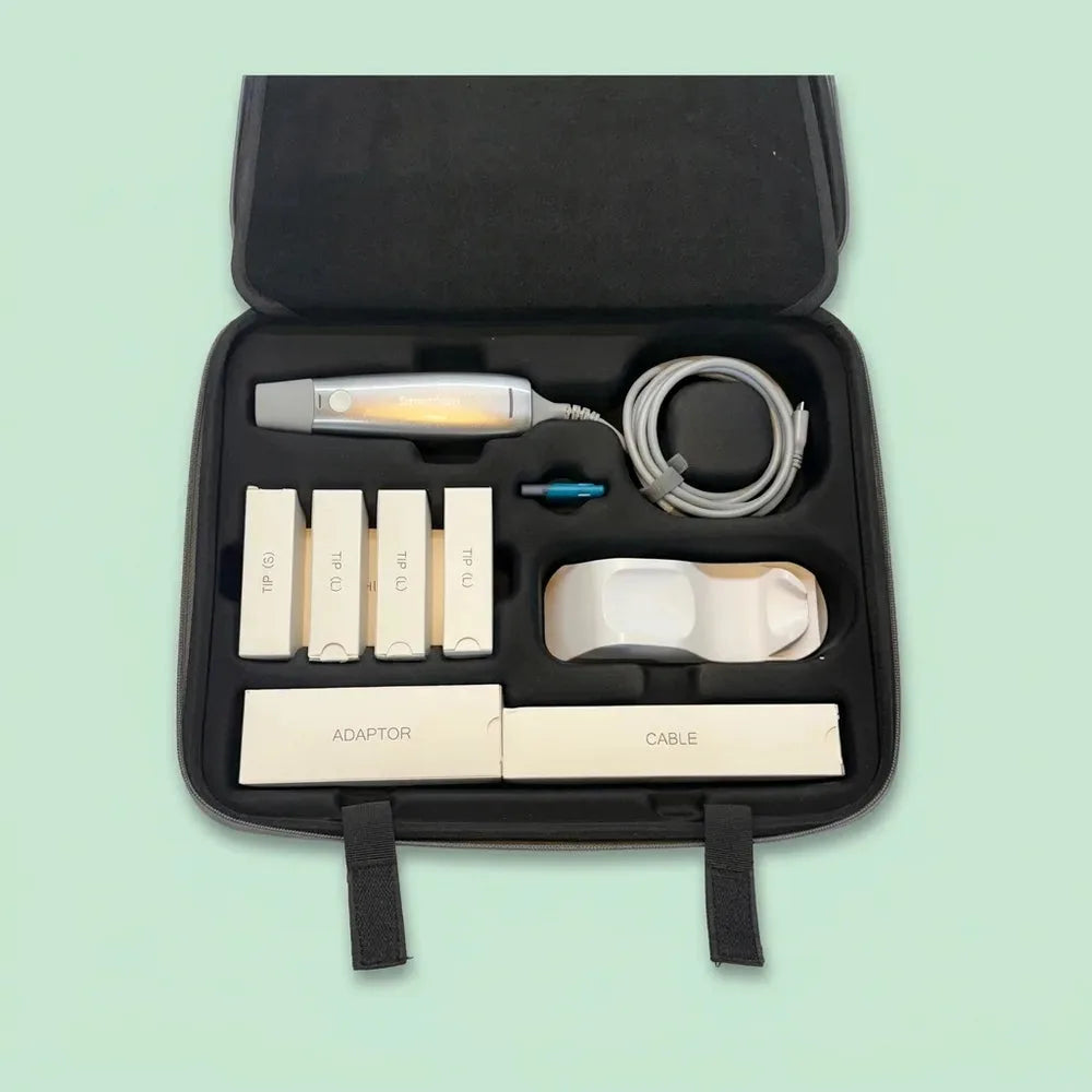 SS650 intraoral scanner carry case with wand, scanning tips, adaptor, and cable