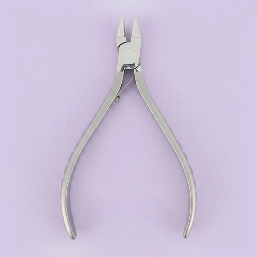 Bird beak plier: bird beak plier with one conical and one pyramidal beak