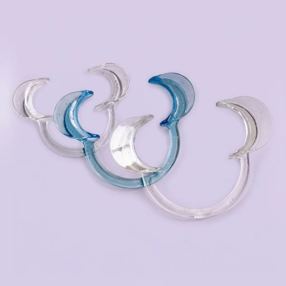 Intraoral Cheek Retractor: intraoral cheek retractor for records photography
