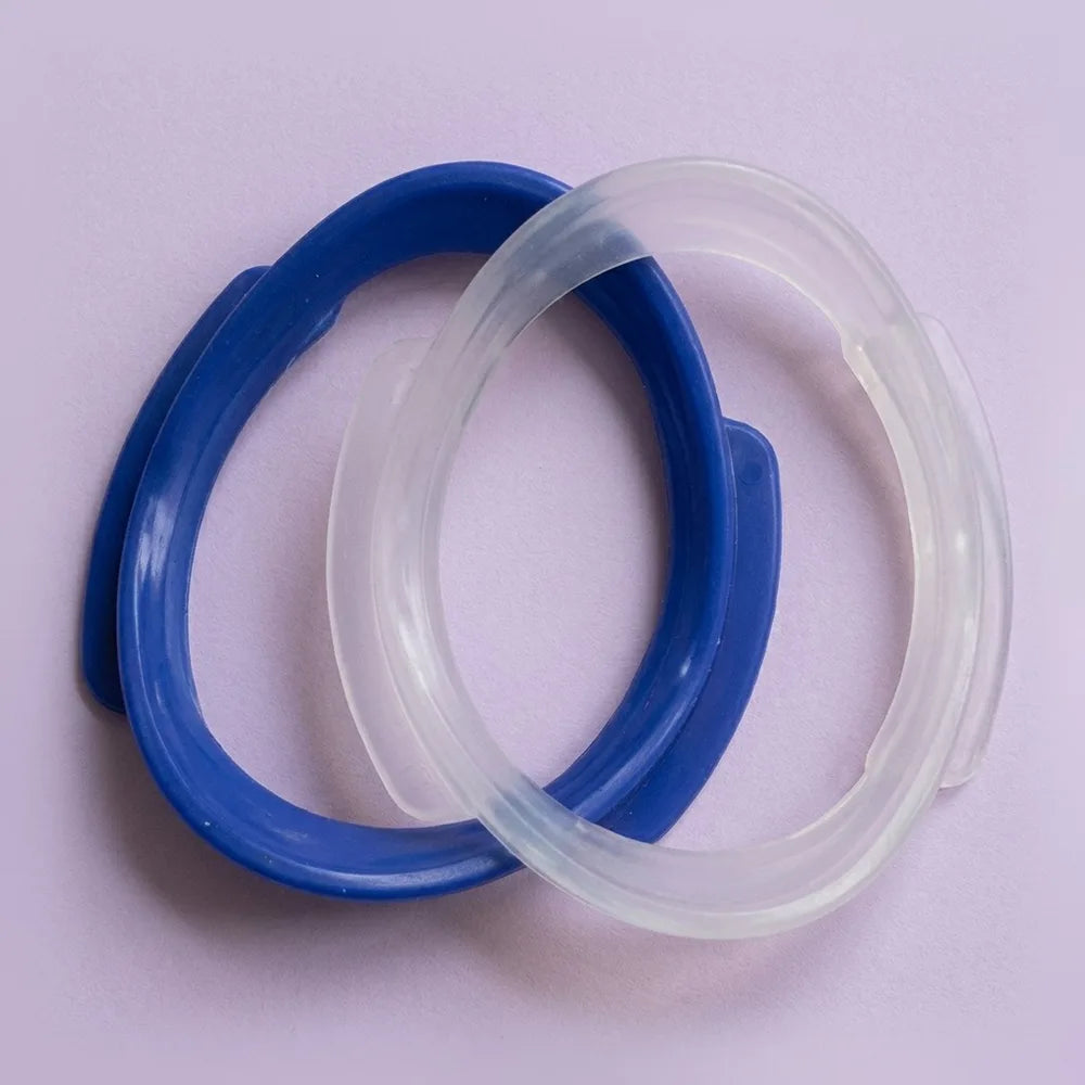 Lip Ring Retractor: lip ring retractor for full-arch photographic views